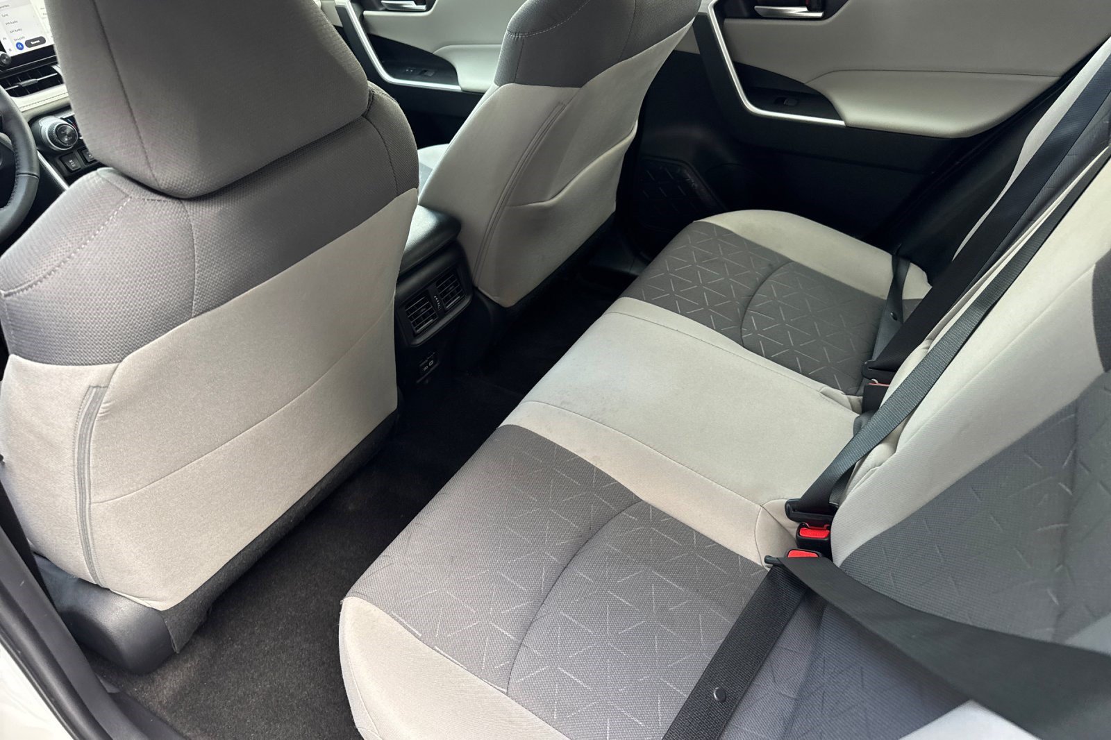 Used 2023 Toyota RAV4 XLE w/ Convenience Package AWD/4WD image 25