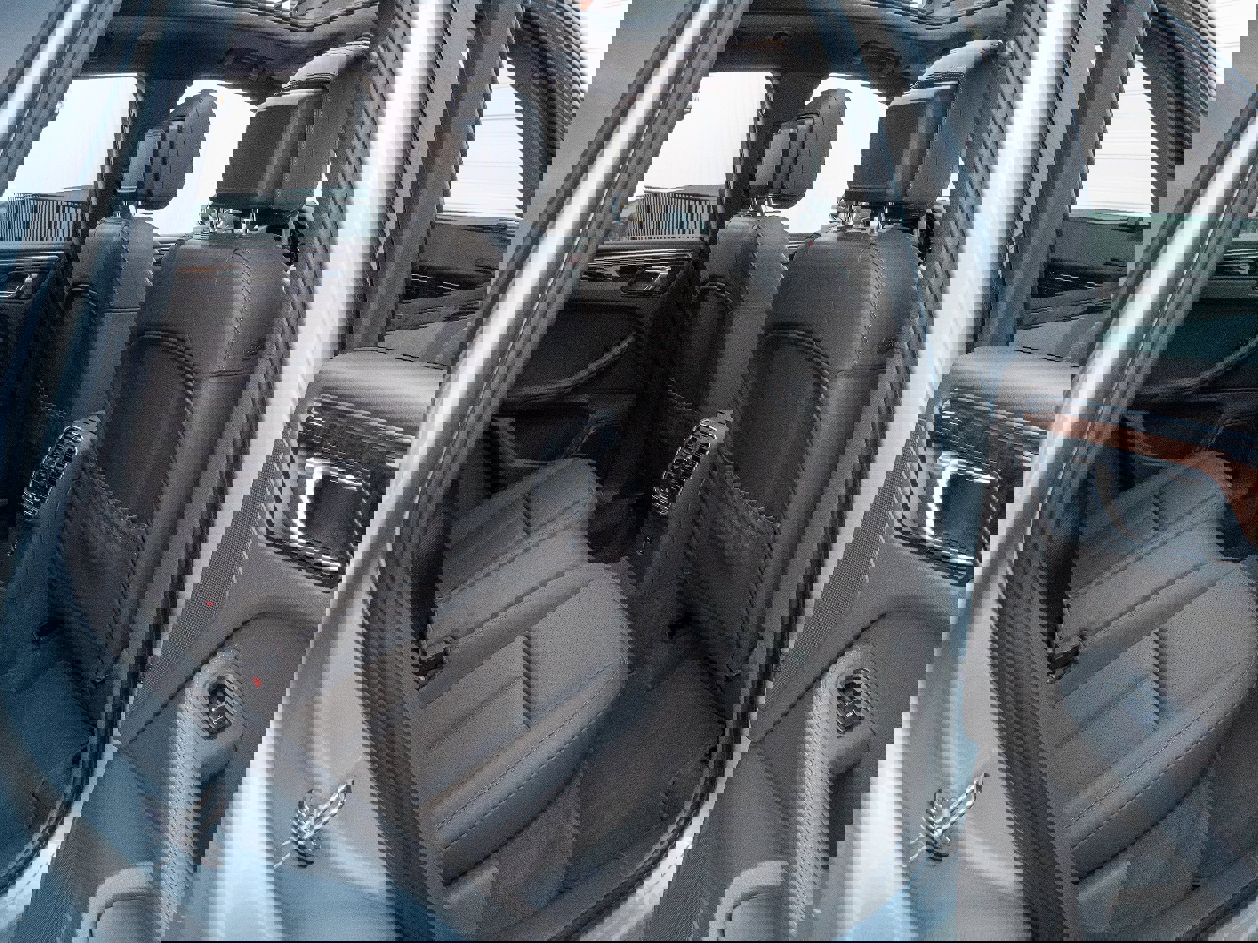 Used 2023 Porsche Macan image 39