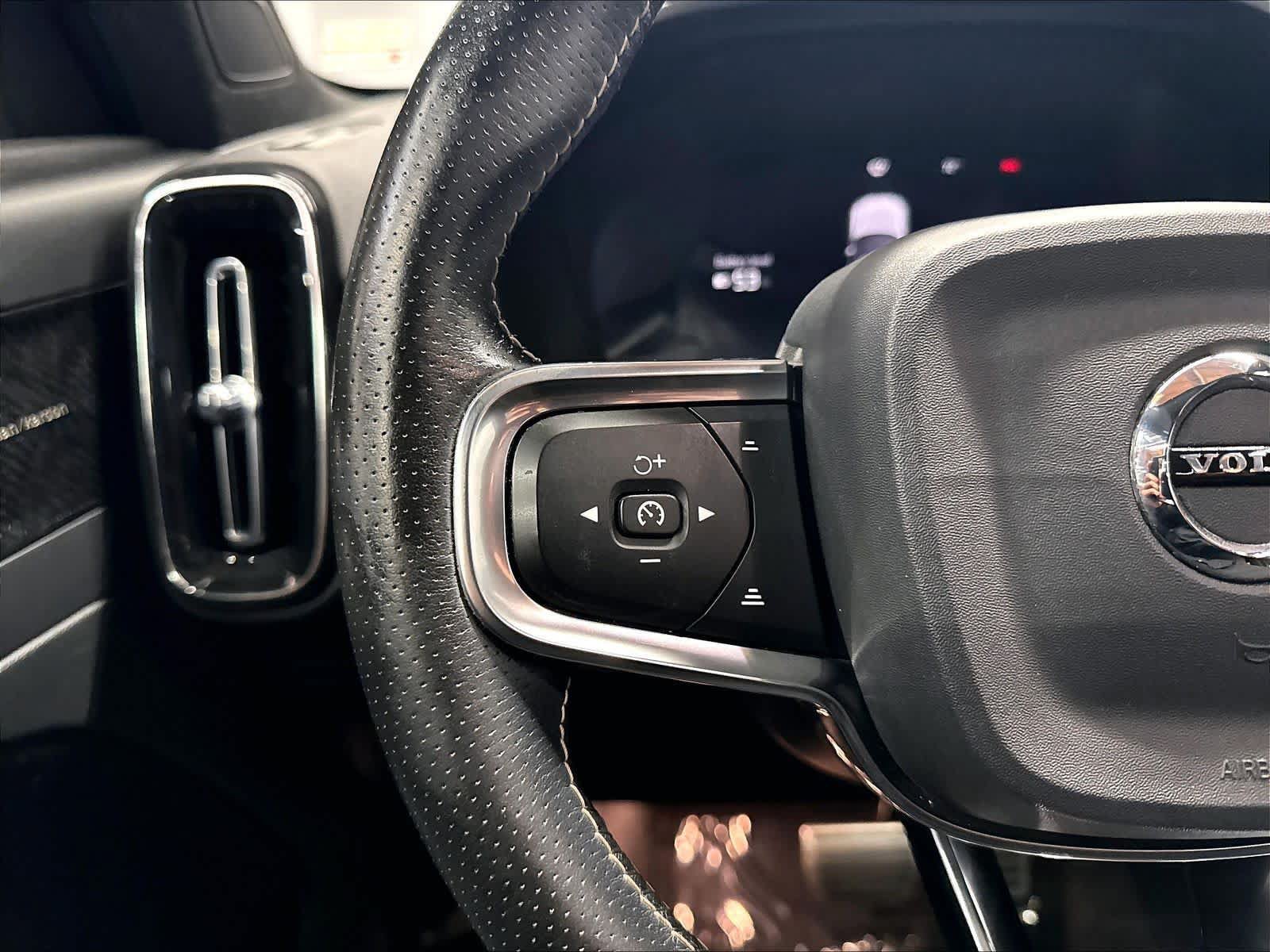 Used 2021 Volvo XC40 P8 Recharge w/ Advanced Package AWD/4WD image 20