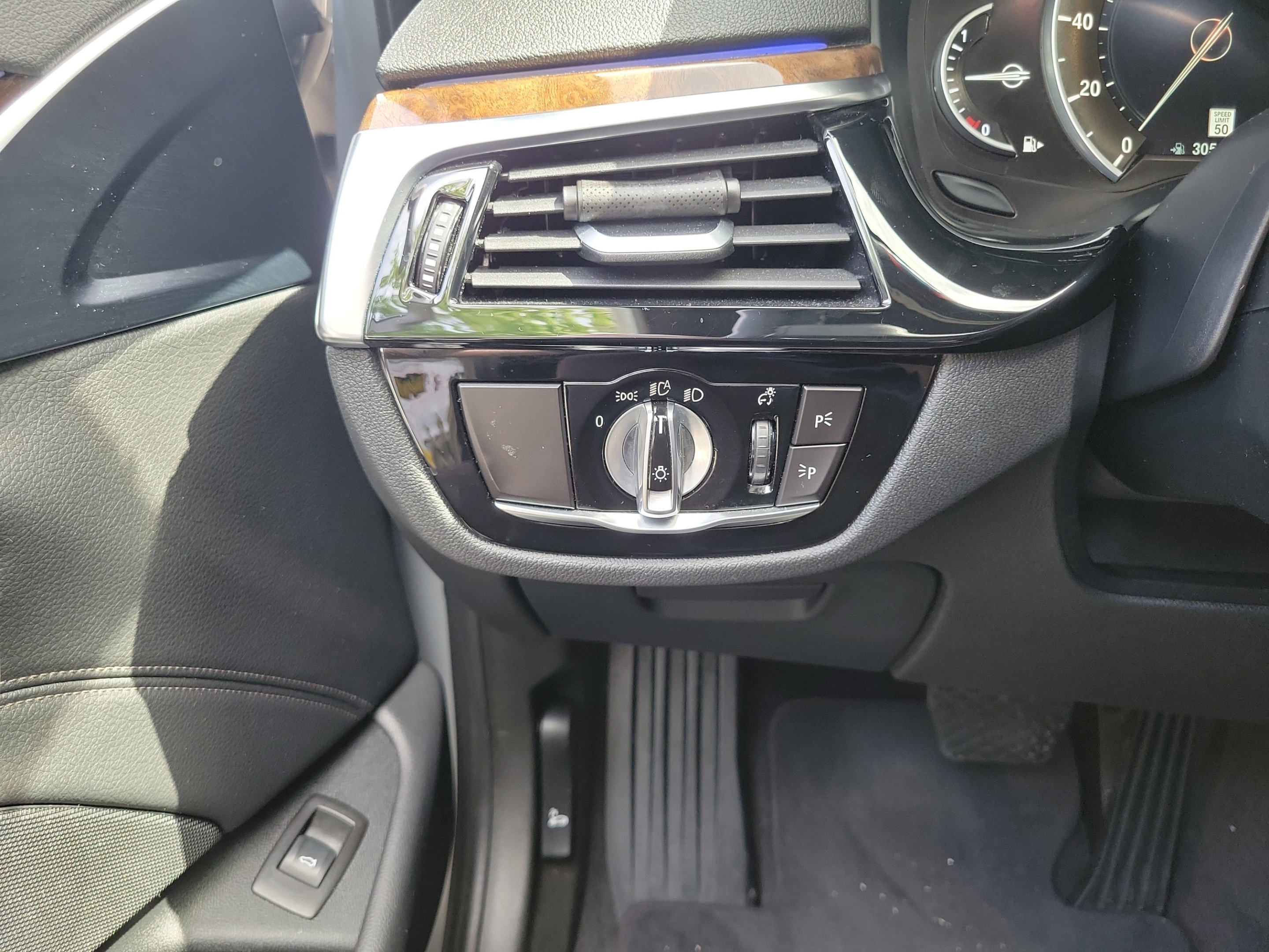 Used 2019 BMW 540i w/ Convenience Package RWD image 26