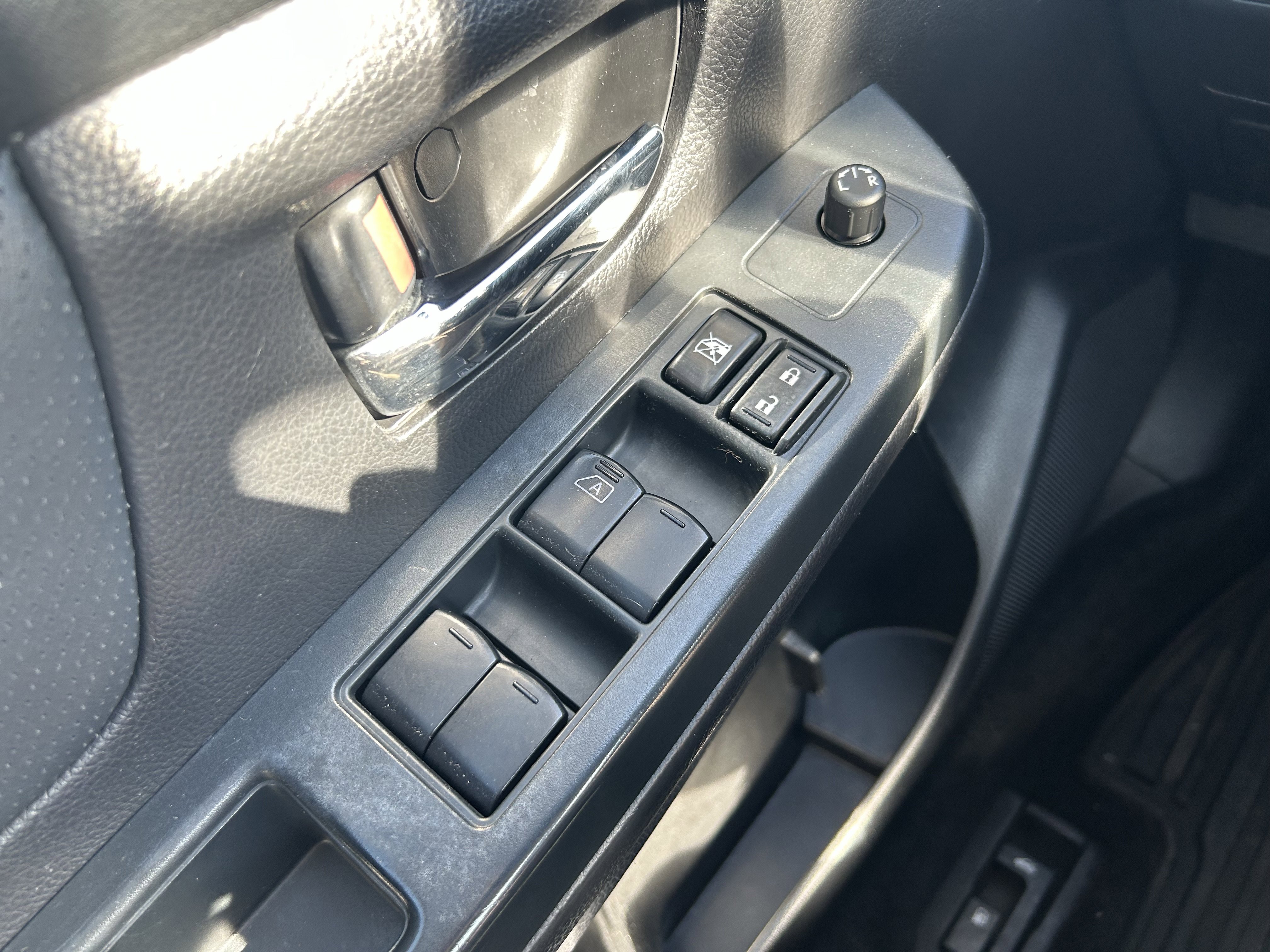 Used 2012 Subaru Impreza 2.0i Limited image 18