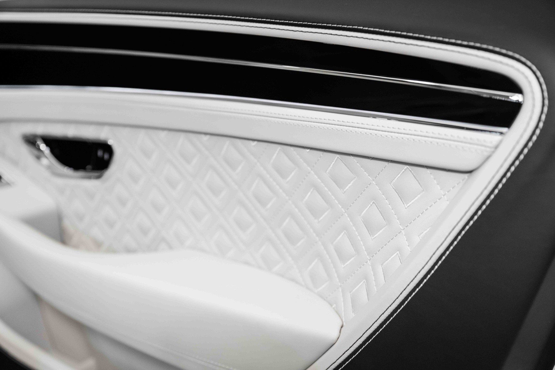 Used 2022 Bentley Continental GT image 42