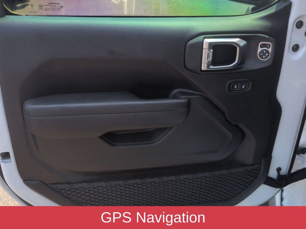 Used 2025 Jeep Gladiator Rubicon w/ Technology Group AWD/4WD image 12