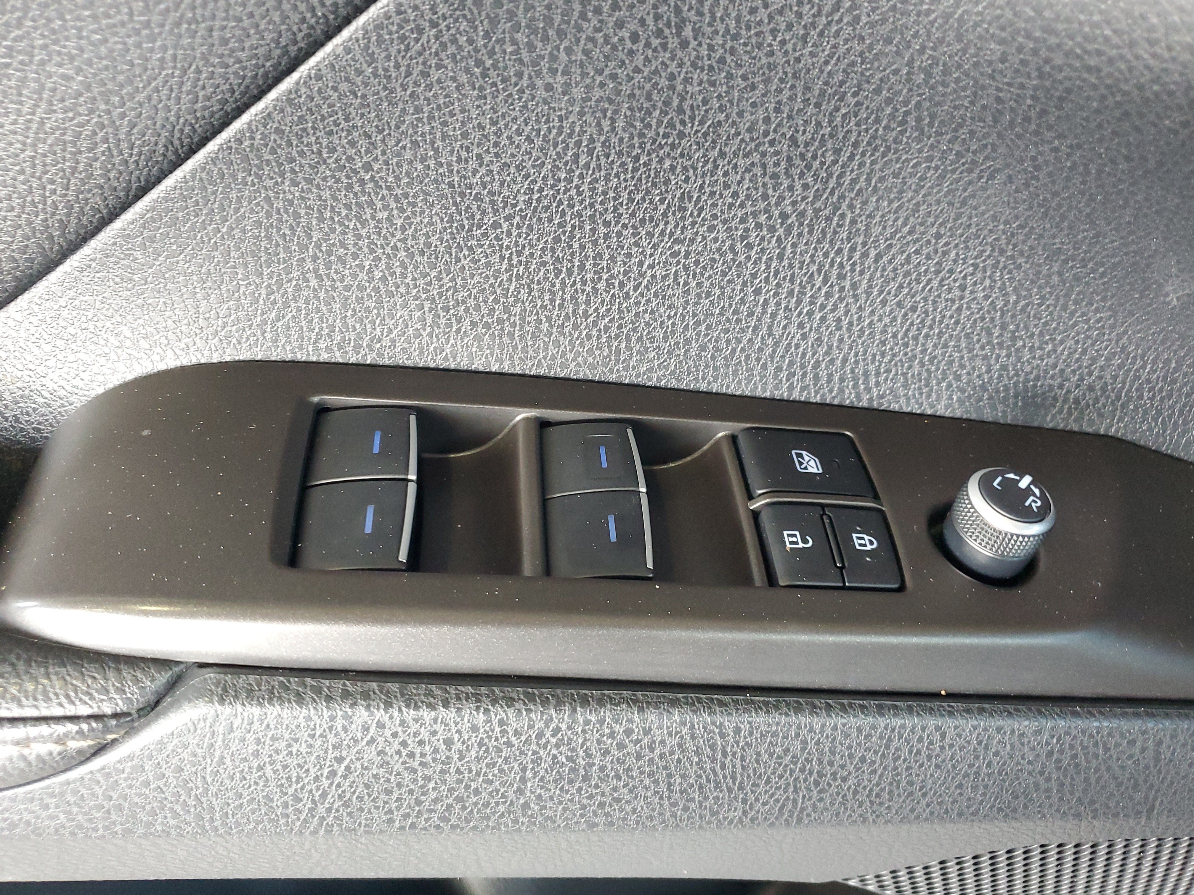 Used 2023 Toyota Camry XSE FWD image 15