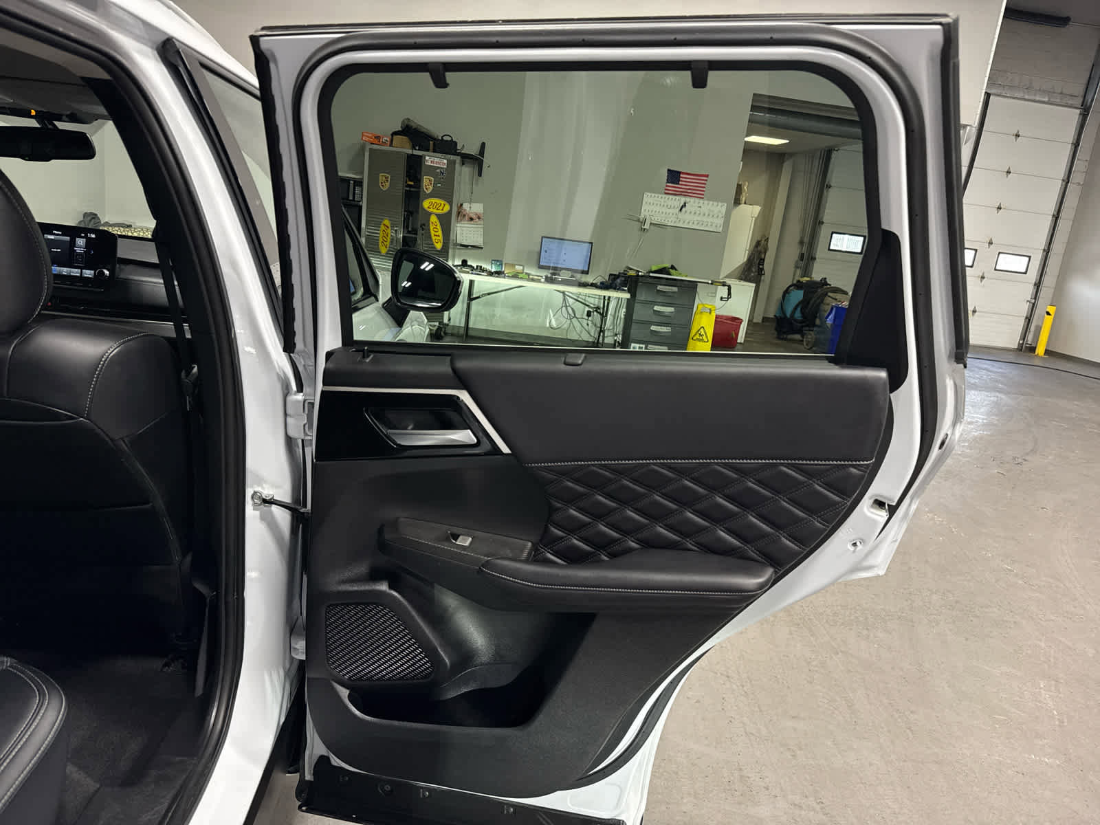 Used 2024 Mitsubishi Outlander SEL image 27