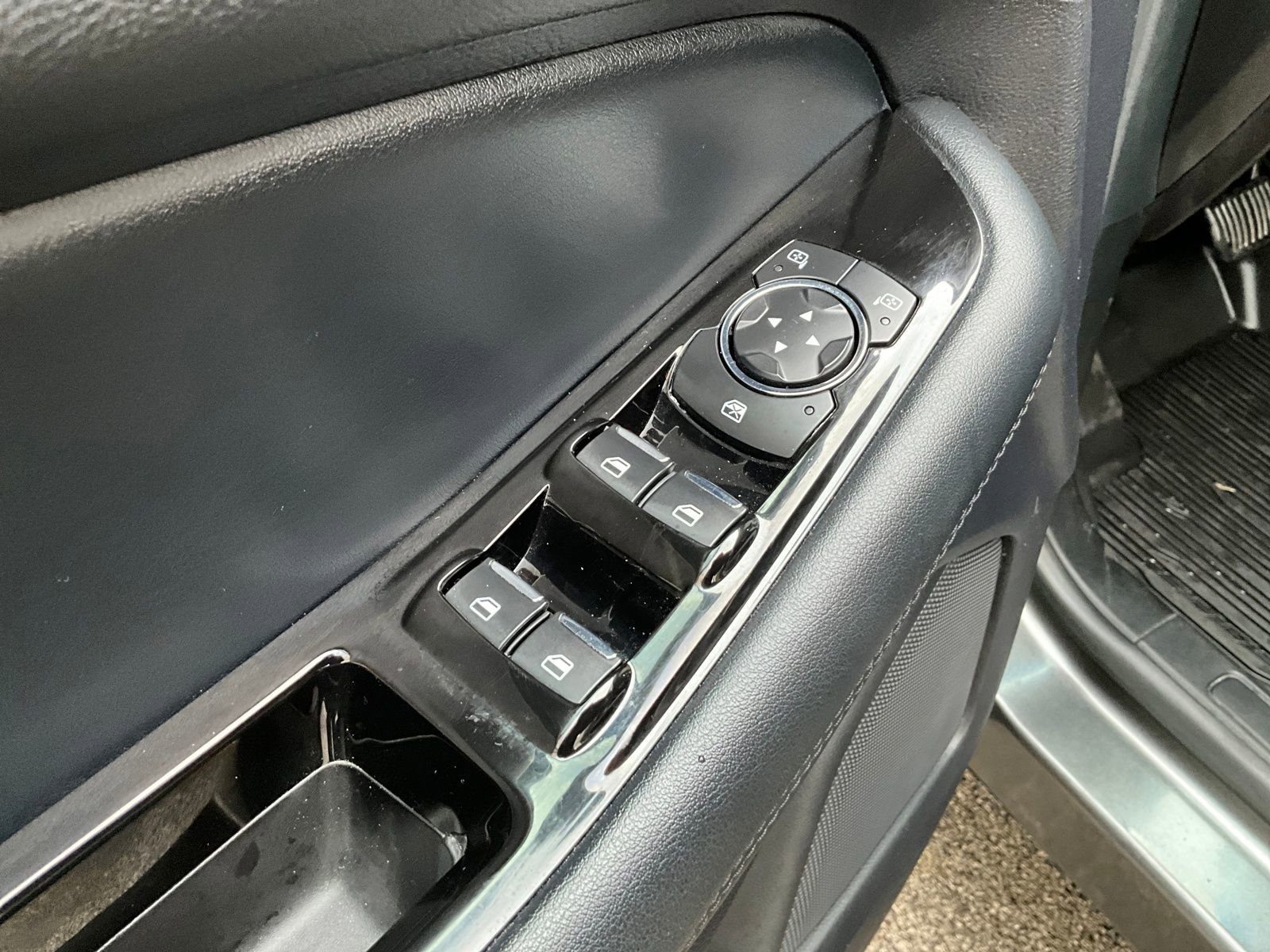 Used 2020 Ford Edge SEL w/ Convenience Package image 11