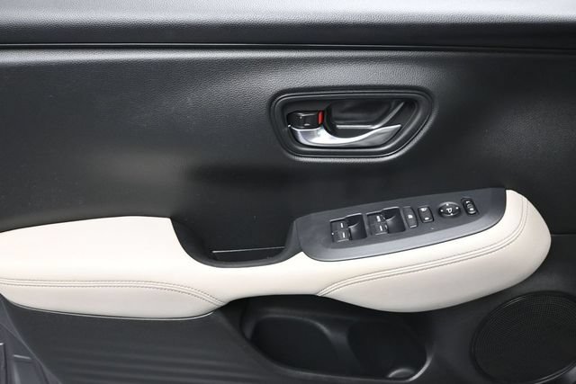 Used 2023 Honda HR-V LX image 7