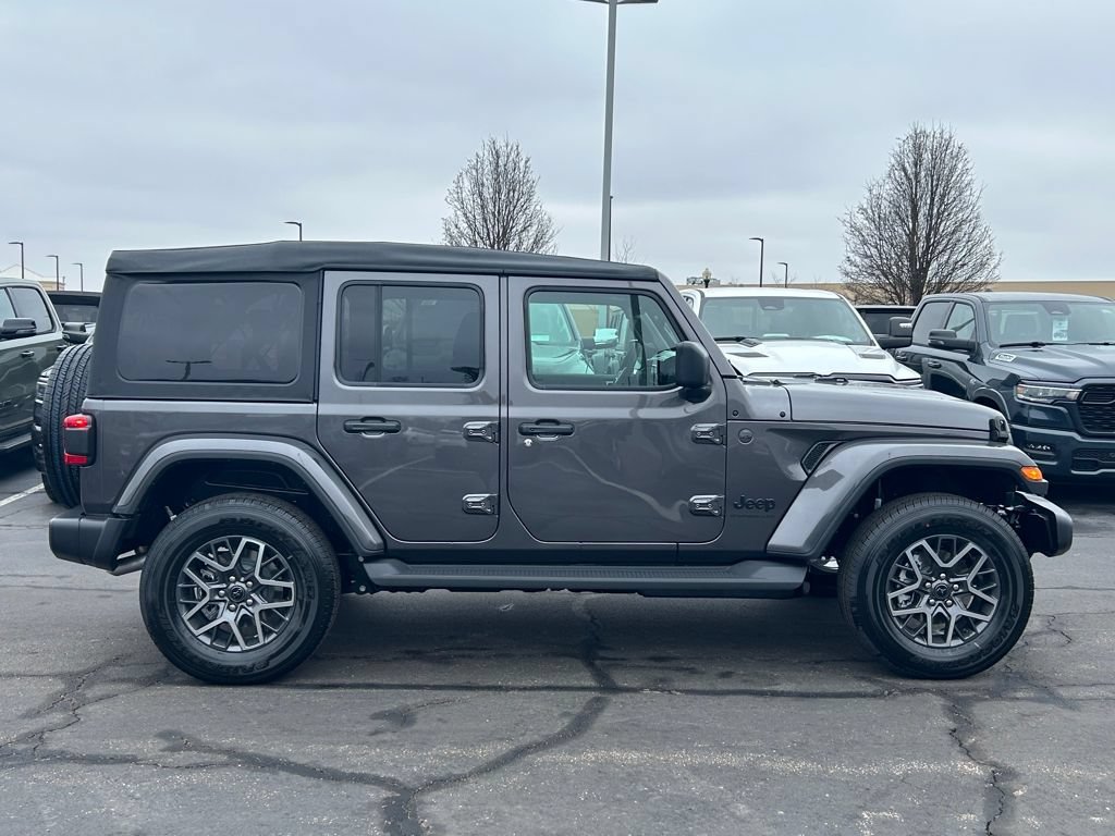New 2026 Jeep Wrangler Unlimited Sahara AWD/4WD image 31