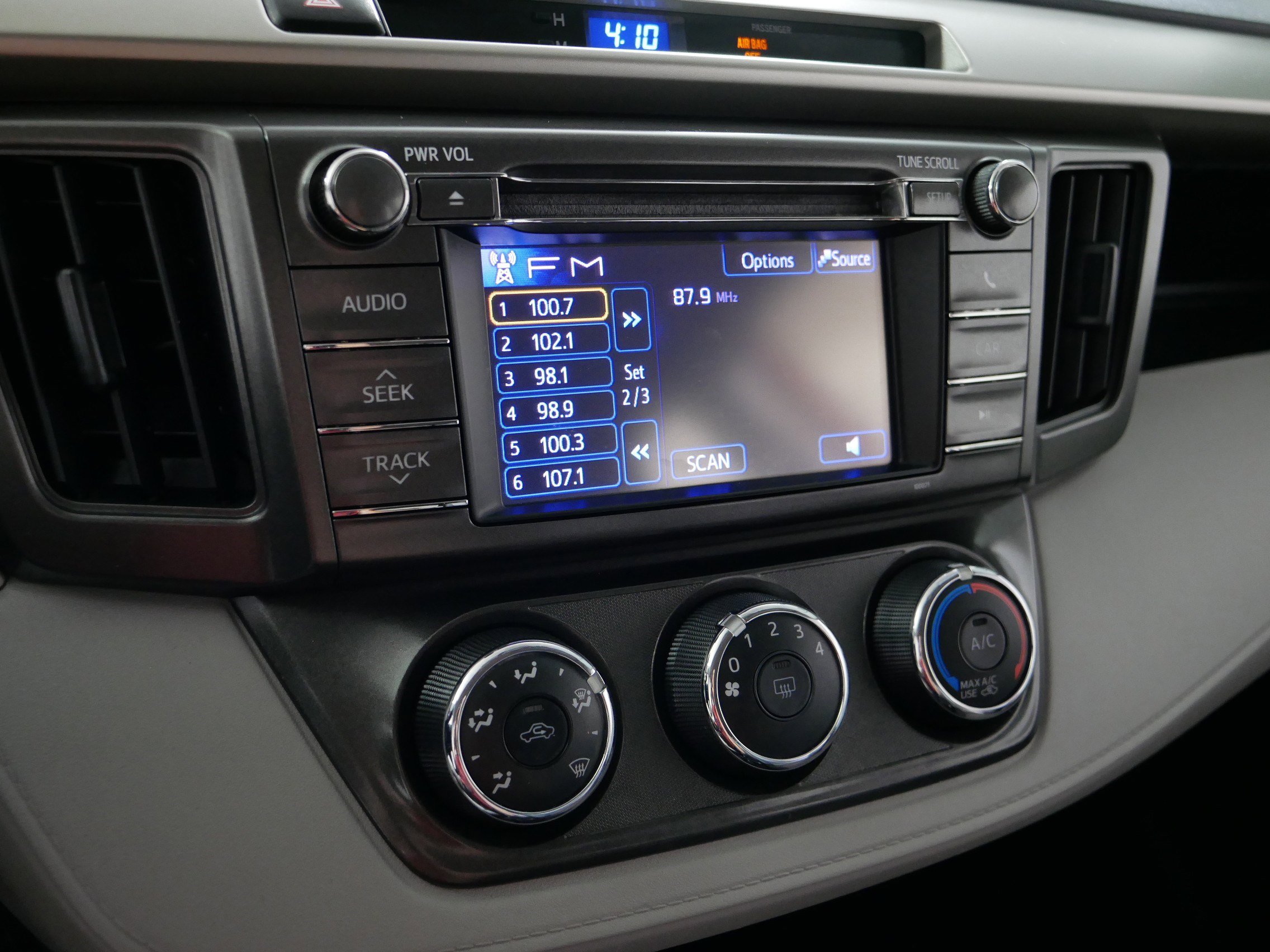 Used 2013 Toyota RAV4 LE AWD/4WD image 22