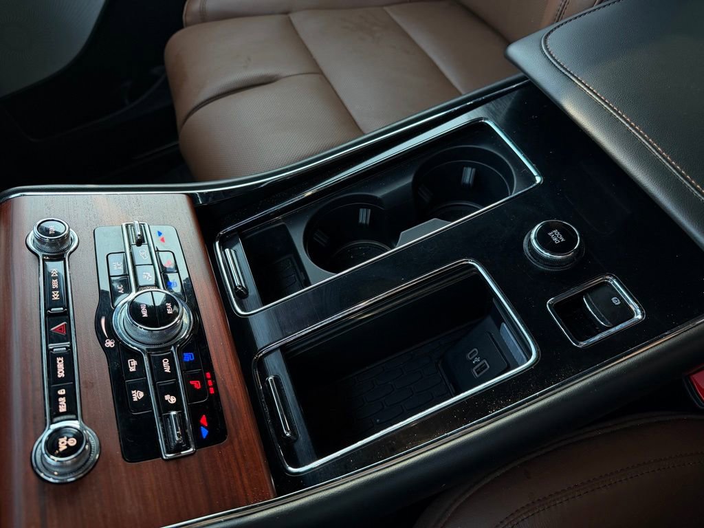 Used 2023 Lincoln Aviator Reserve w/ Equipment Group 201A image 21