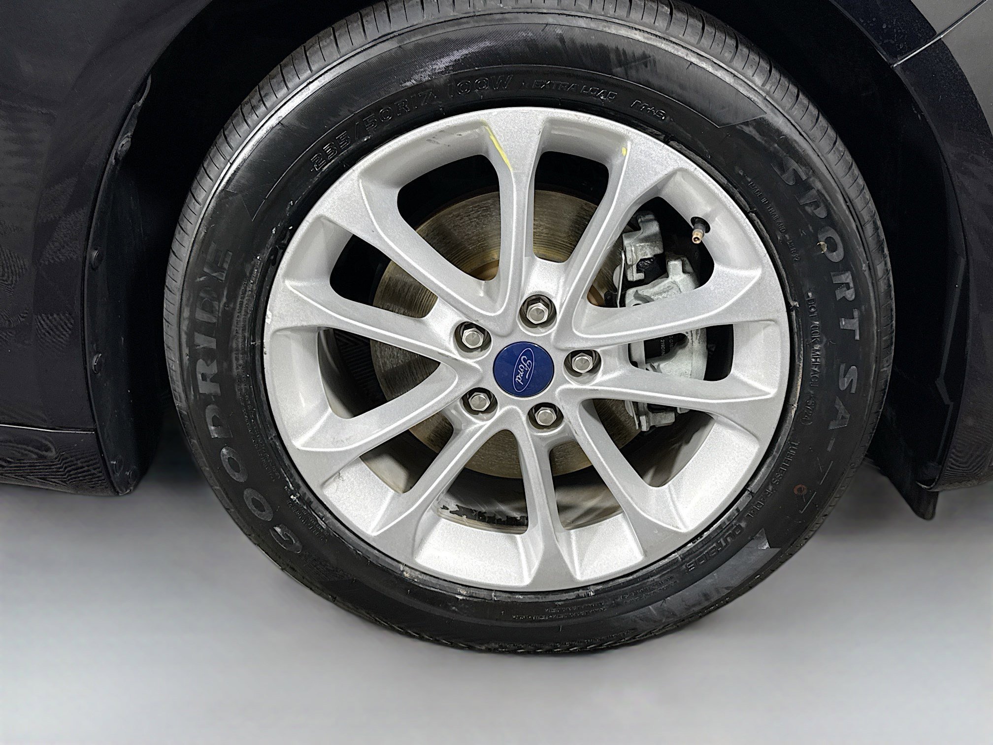 Used 2020 Ford Fusion SE image 32