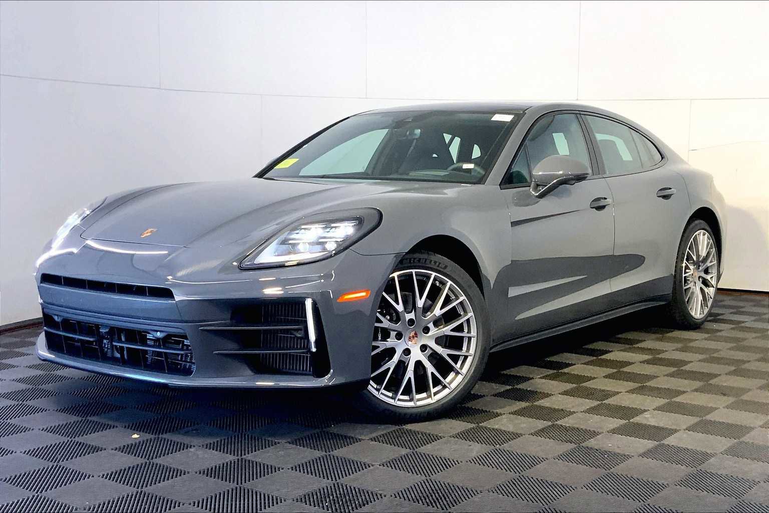 New 2026 Porsche Panamera 4 video 1