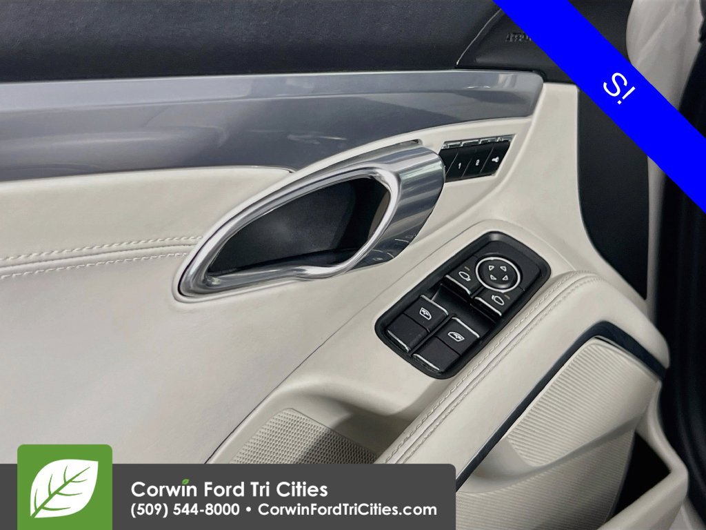 Used 2019 Porsche 718 Boxster RWD image 10
