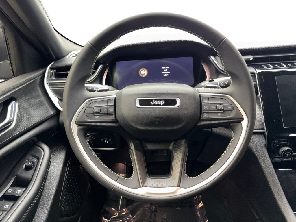 Used 2025 Jeep Grand Cherokee Laredo X AWD/4WD image 58