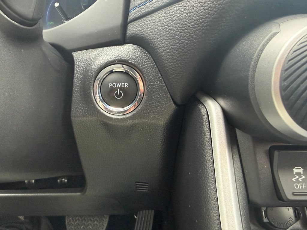 Certified 2025 Toyota RAV4 SE AWD/4WD image 21