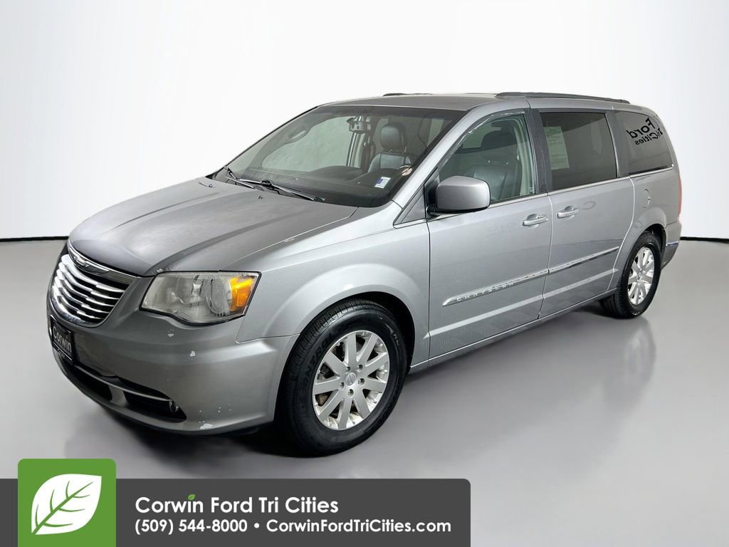 Used 2016 Chrysler Town & Country Touring w/ Driver Convenience Group image 5