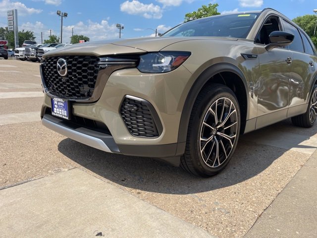 New 2025 MAZDA CX-70 Plug-In Hybrid w/ Premium Pkg image 16