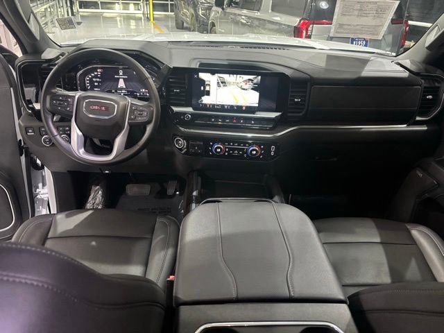 Used 2024 GMC Sierra 3500 SLT w/ SLT Premium Package AWD/4WD image 32