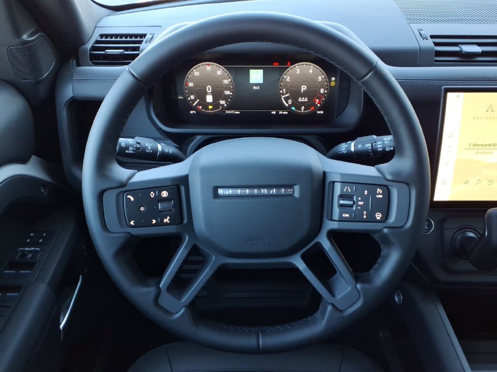 New 2026 Land Rover Defender 110 X-Dynamic SE AWD/4WD image 16