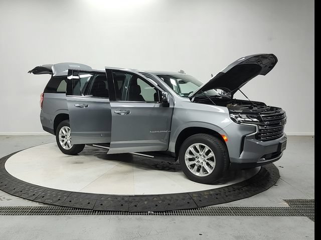 Used 2023 Chevrolet Suburban Premier AWD/4WD image 10