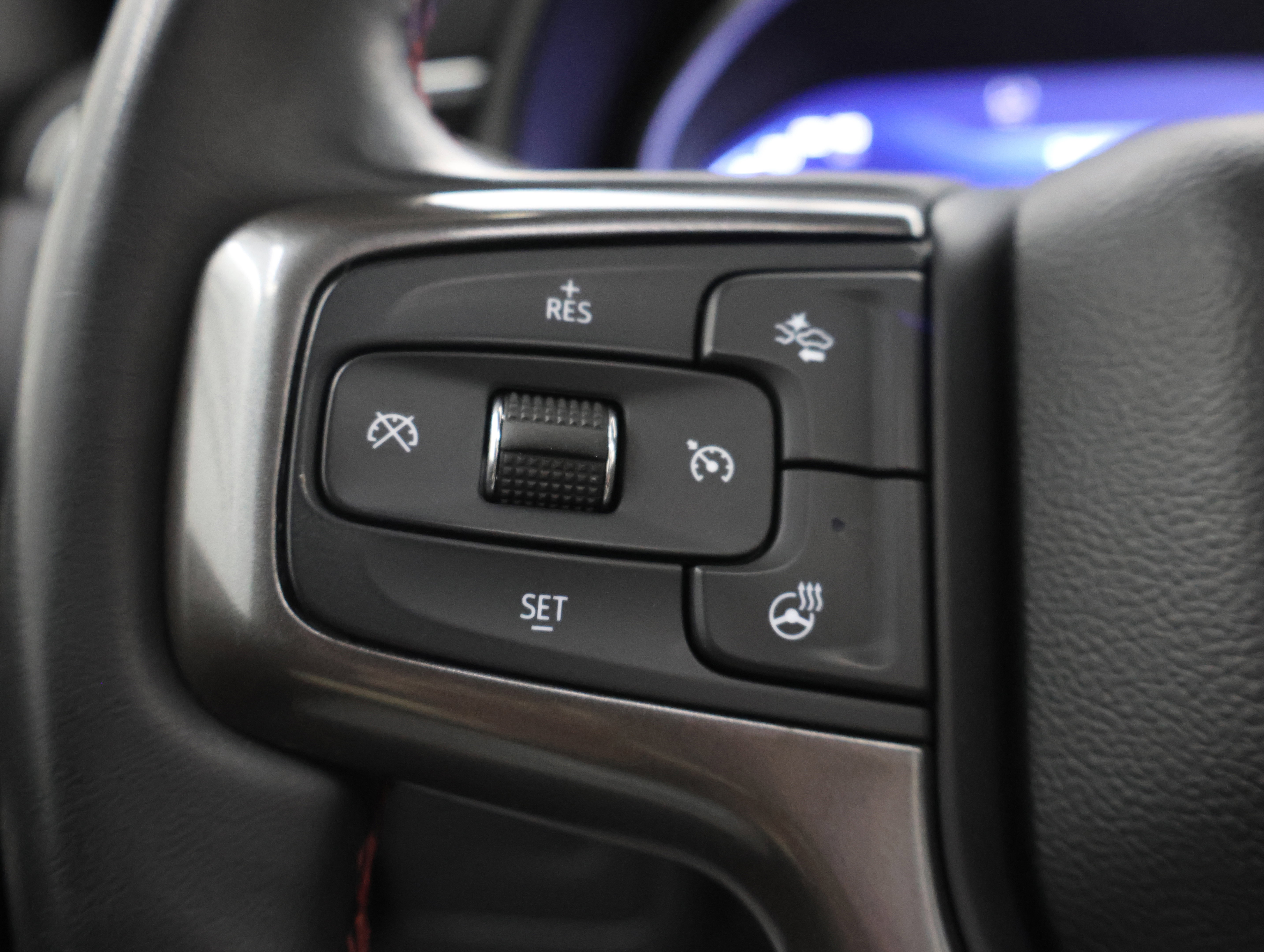 Used 2023 Chevrolet Suburban RST w/ Luxury Package AWD/4WD image 17