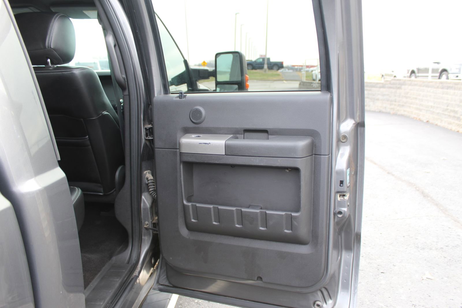 Used 2013 Ford F350 Lariat w/ Lariat Interior Pkg image 15