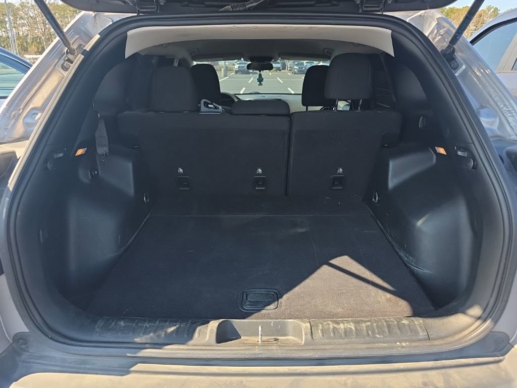 Used 2019 Jeep Cherokee Latitude w/ Popular Appearance Group image 13