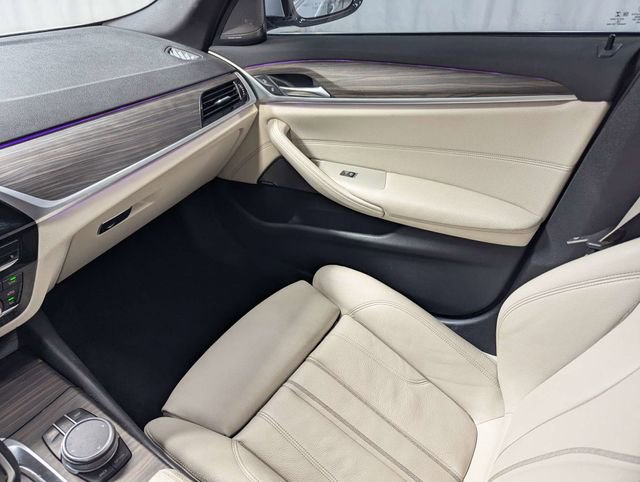 Used 2021 BMW 530i w/ Premium Package RWD image 8