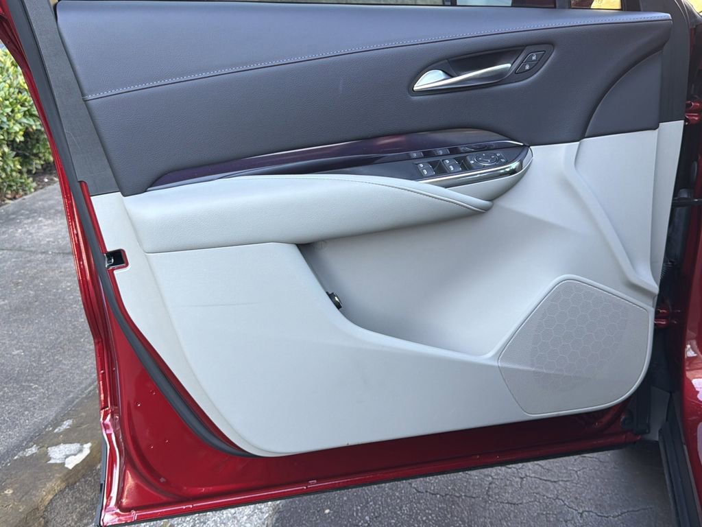 Certified 2023 Cadillac XT4 Luxury image 10