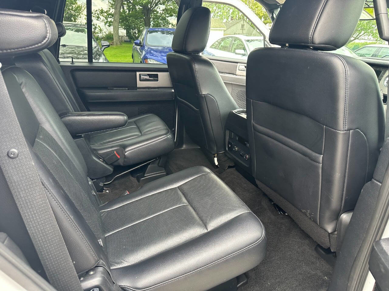 Used 2017 Ford Expedition Limited AWD/4WD image 18