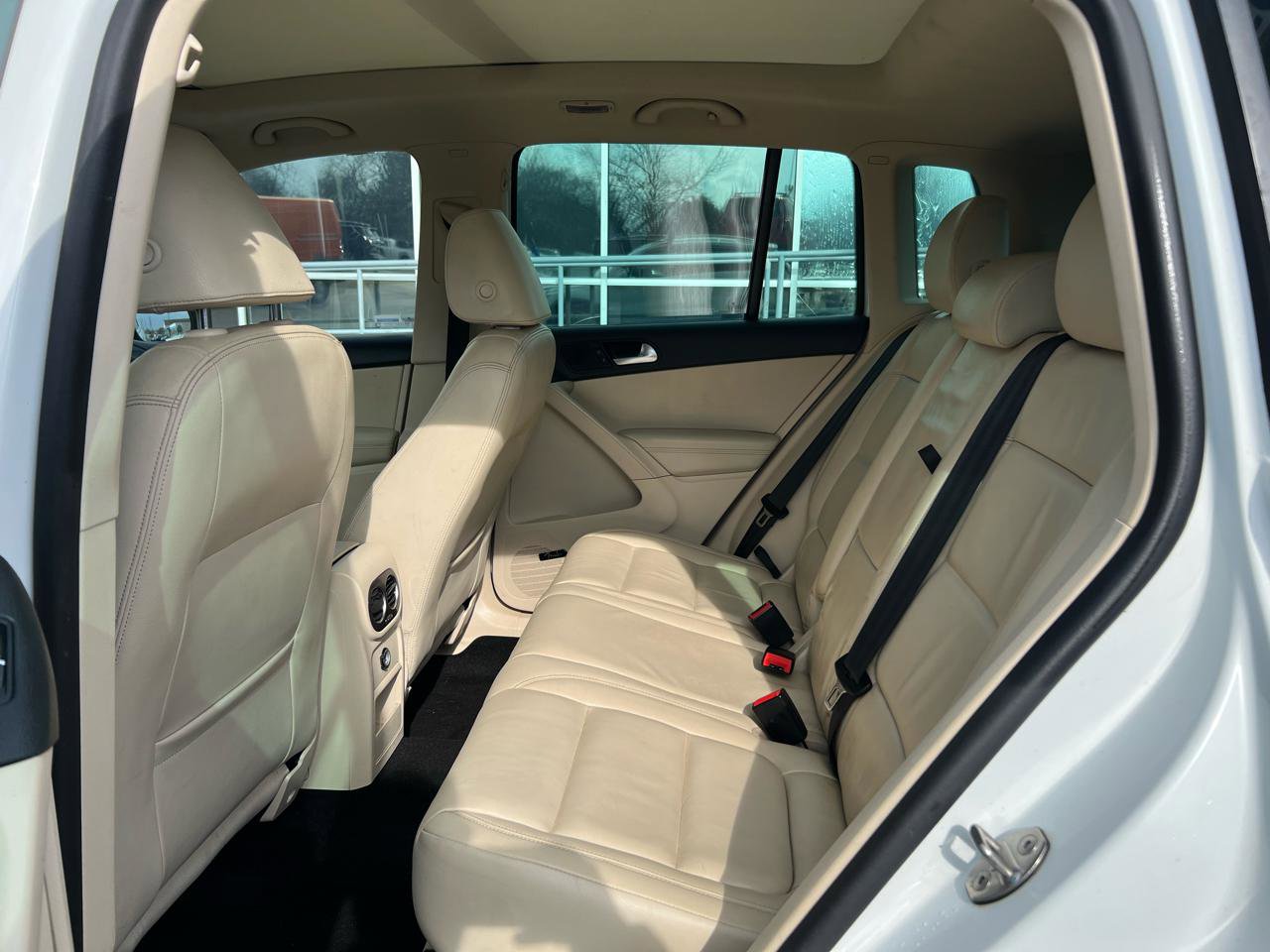 Used 2017 Volkswagen Tiguan SEL image 12