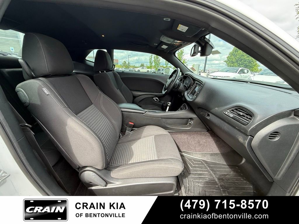 Used 2018 Dodge Challenger R/T w/ Performance Handling Group RWD image 29