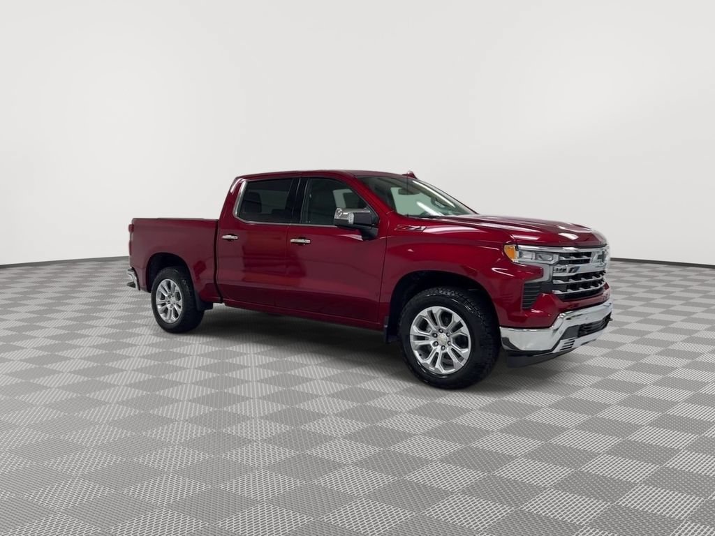 Used 2023 Chevrolet Silverado 1500 LTZ AWD/4WD image 2