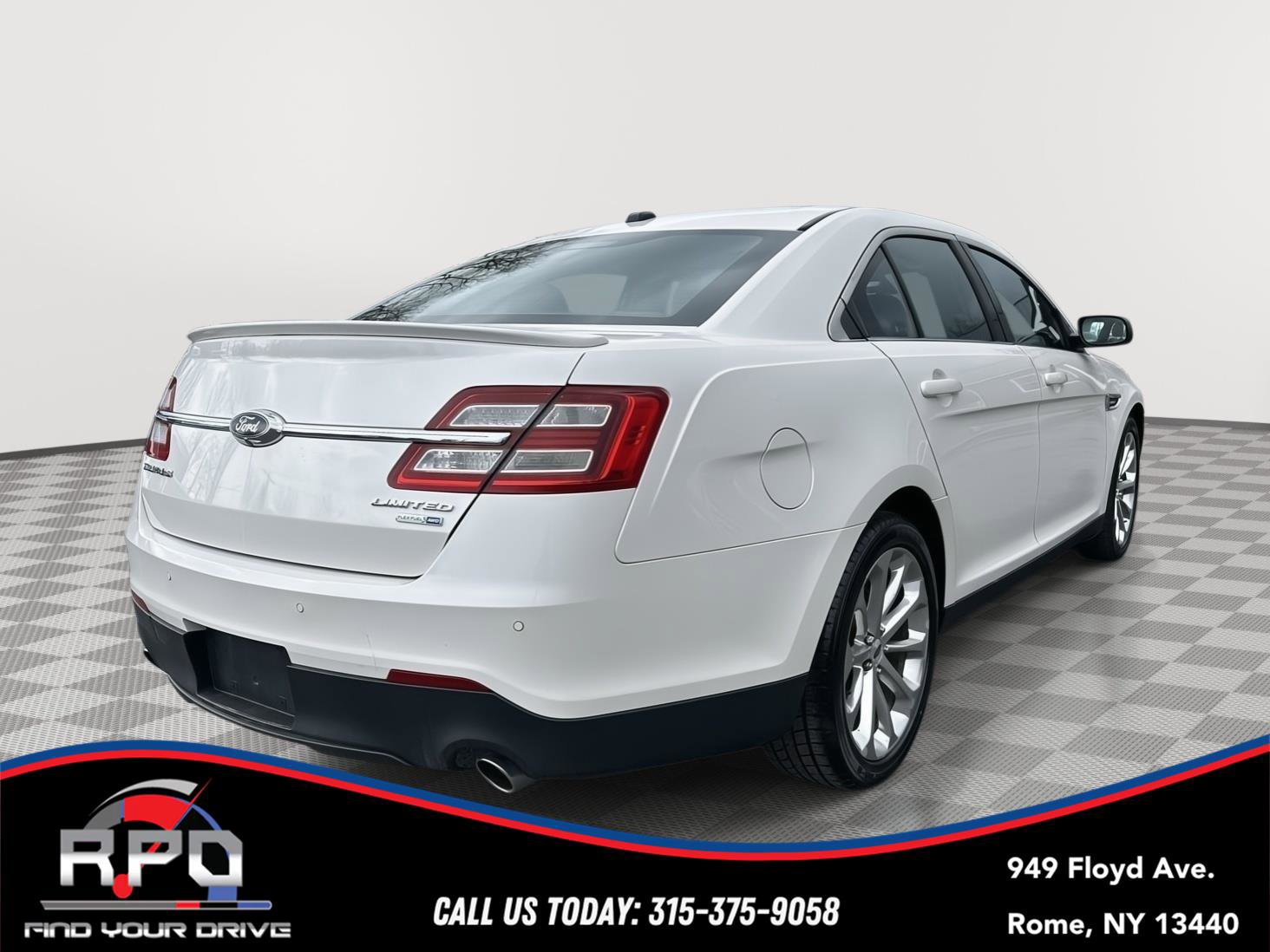 Used 2018 Ford Taurus Limited AWD/4WD image 5