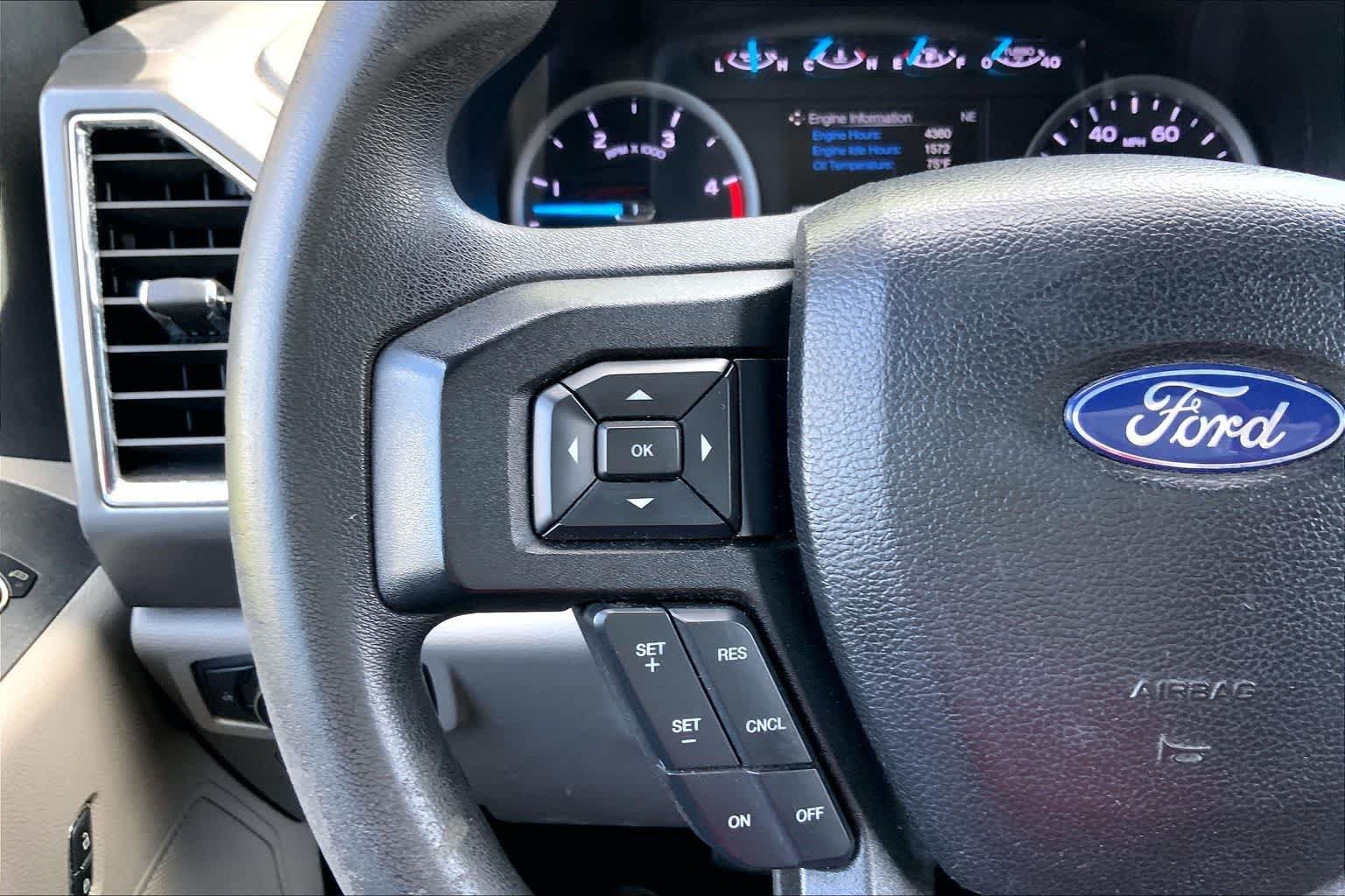Used 2017 Ford F550 4x4 Regular Cab Super Duty image 23