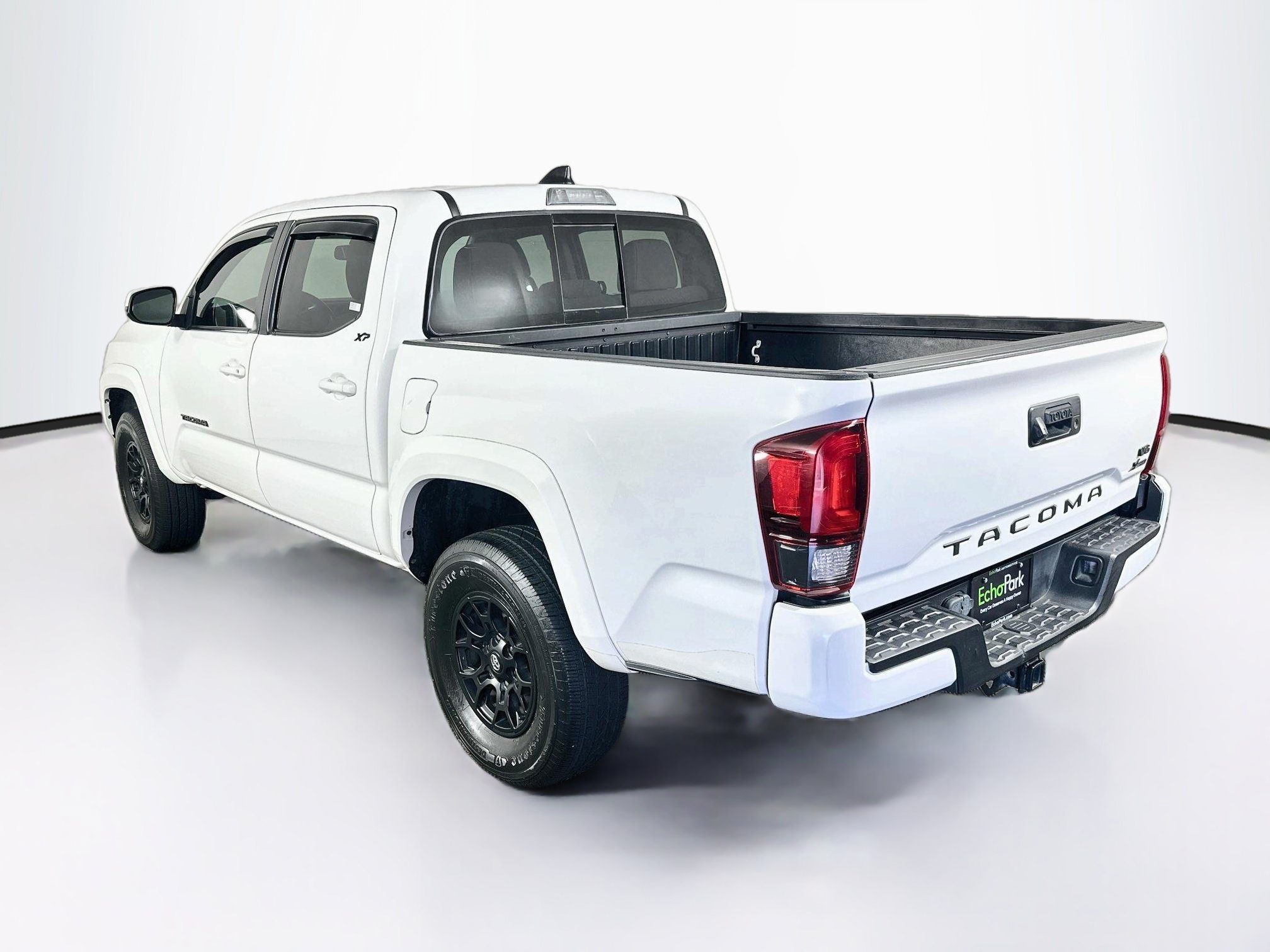 Used 2022 Toyota Tacoma SR5 w/ Technology Package RWD image 5