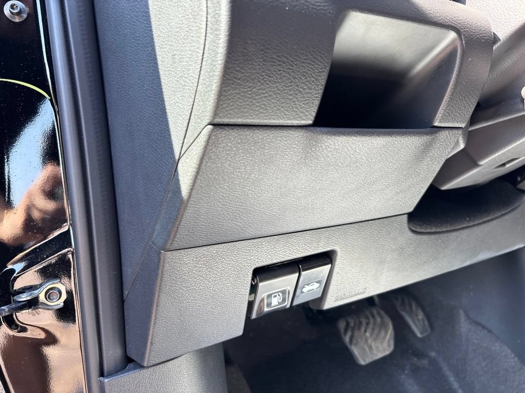 Used 2023 Nissan Kicks SV FWD image 19