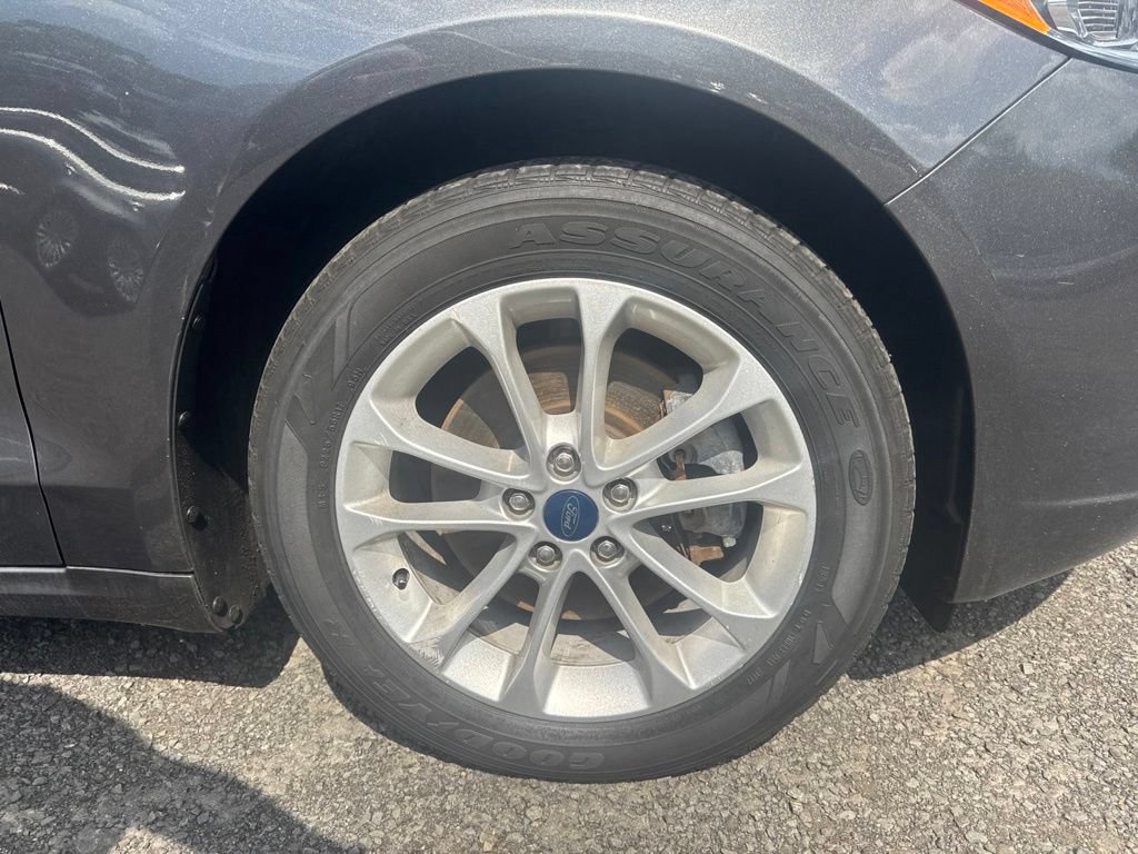 Used 2019 Ford Fusion Energi Titanium FWD image 23