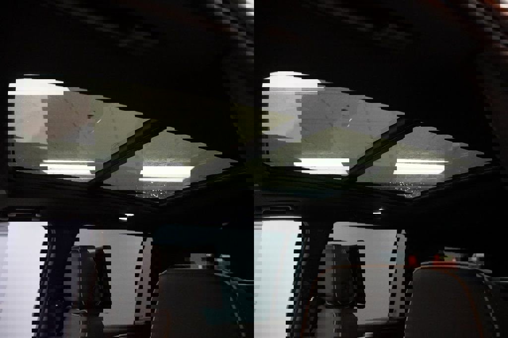 New 2025 Chevrolet Suburban Premier image 12