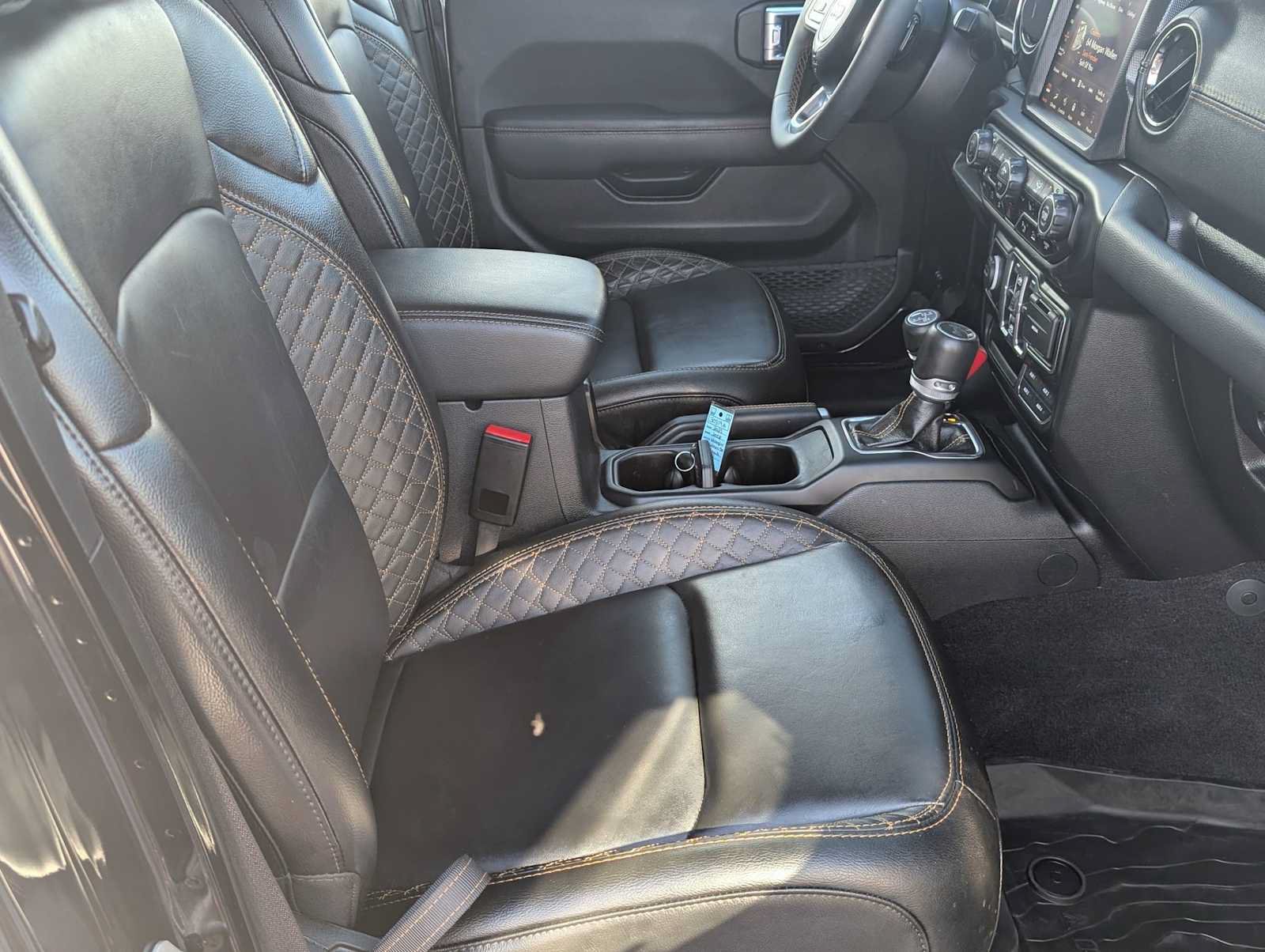 Used 2023 Jeep Wrangler Unlimited Sahara AWD/4WD image 27