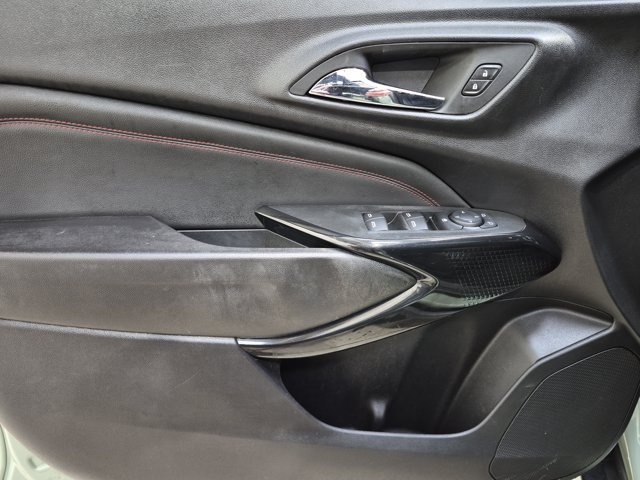 Used 2024 Chevrolet Trax RS w/ Sunroof Package FWD image 26