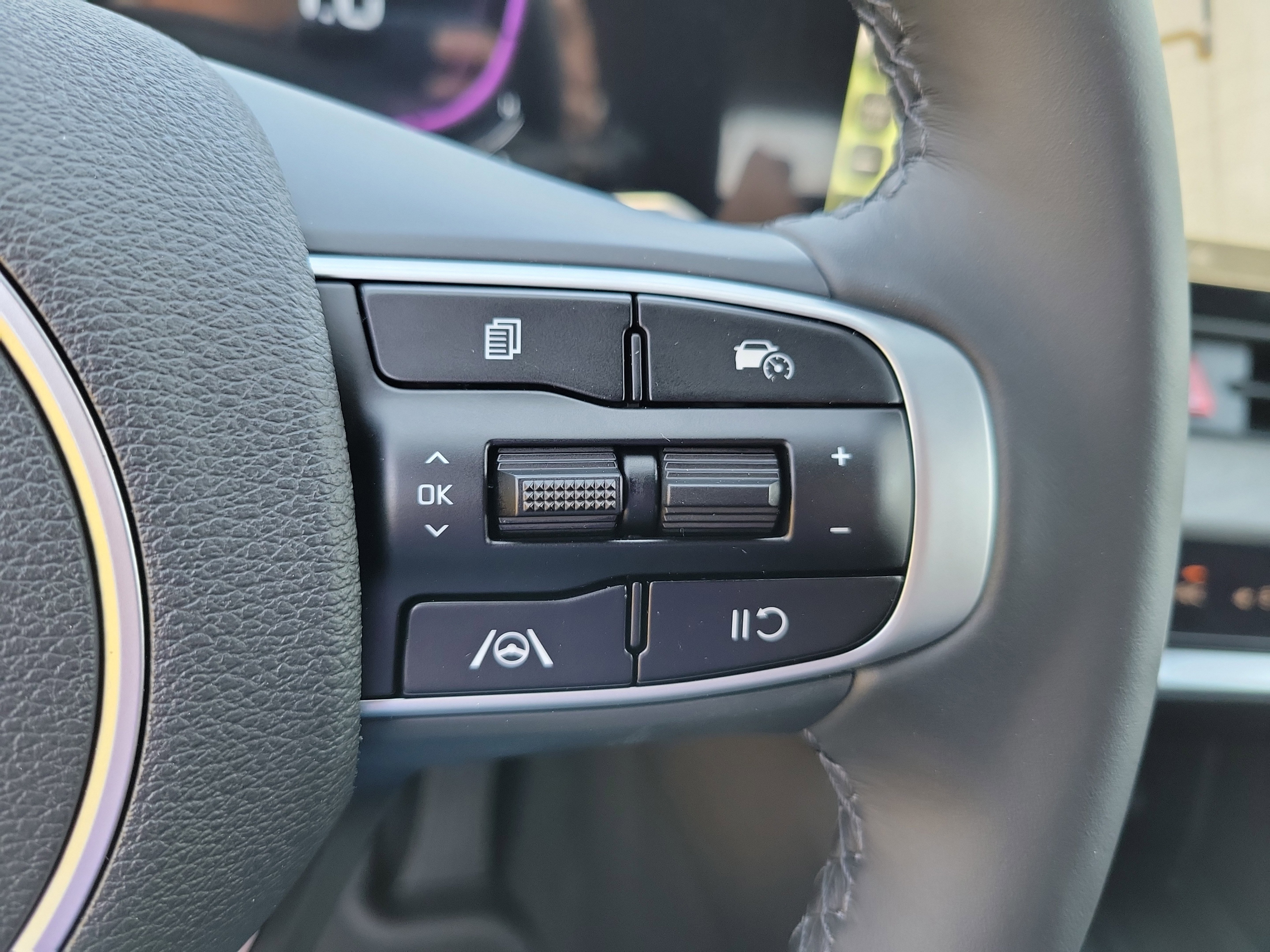 Used 2025 Kia Sportage X-Line w/ Premium Package image 18