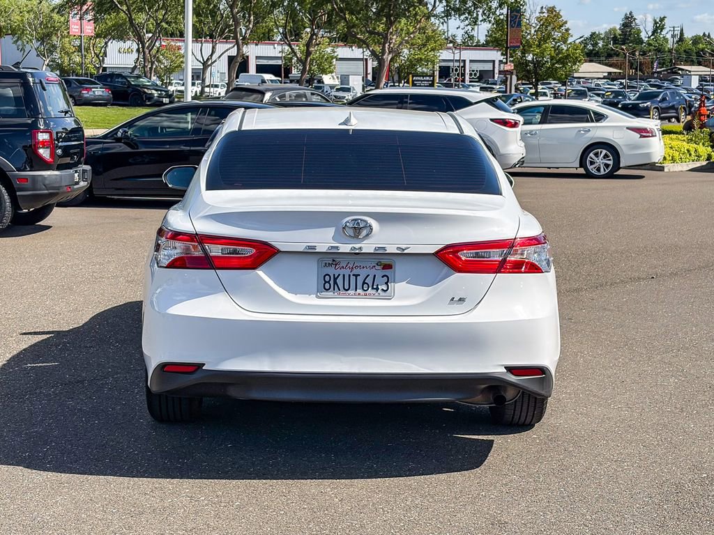 Used 2019 Toyota Camry LE image 3