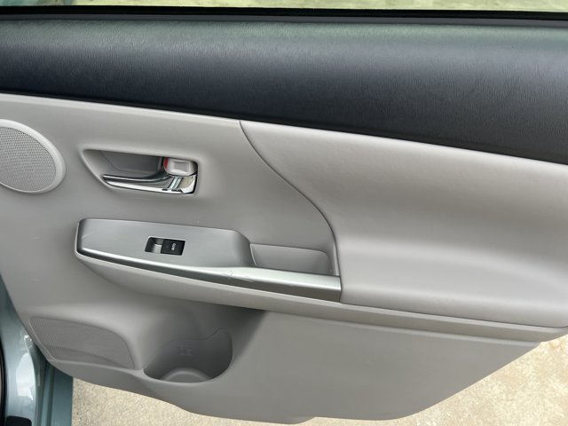 Used 2017 Toyota Prius V Five w/ Advanced Technology Package FWD image 17