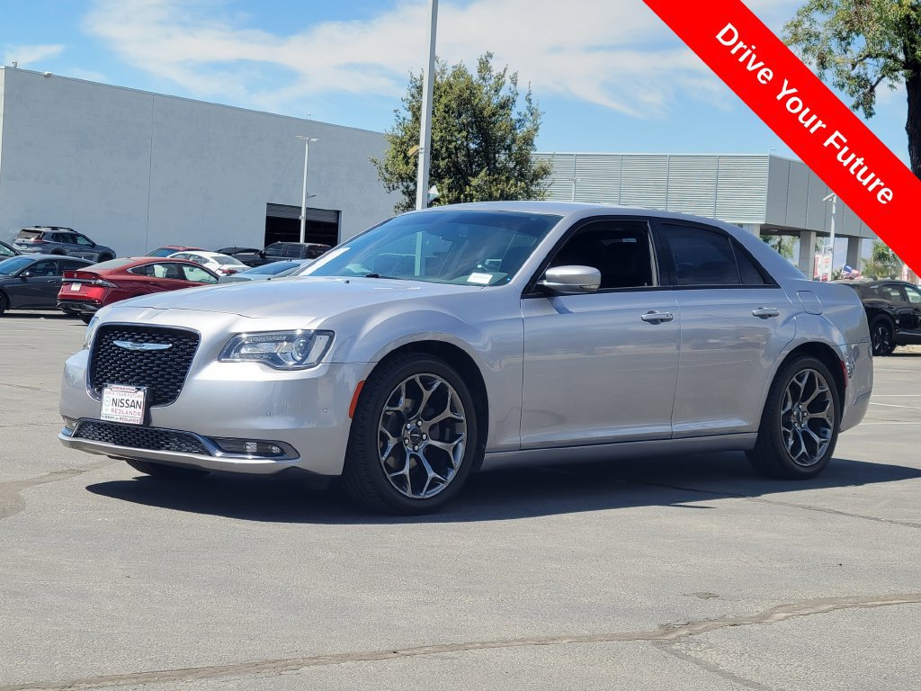 Used 2017 Chrysler 300 S w/ 300S Premium Group 2 RWD image 2
