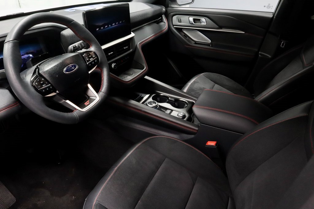 Certified 2025 Ford Explorer ST image 23