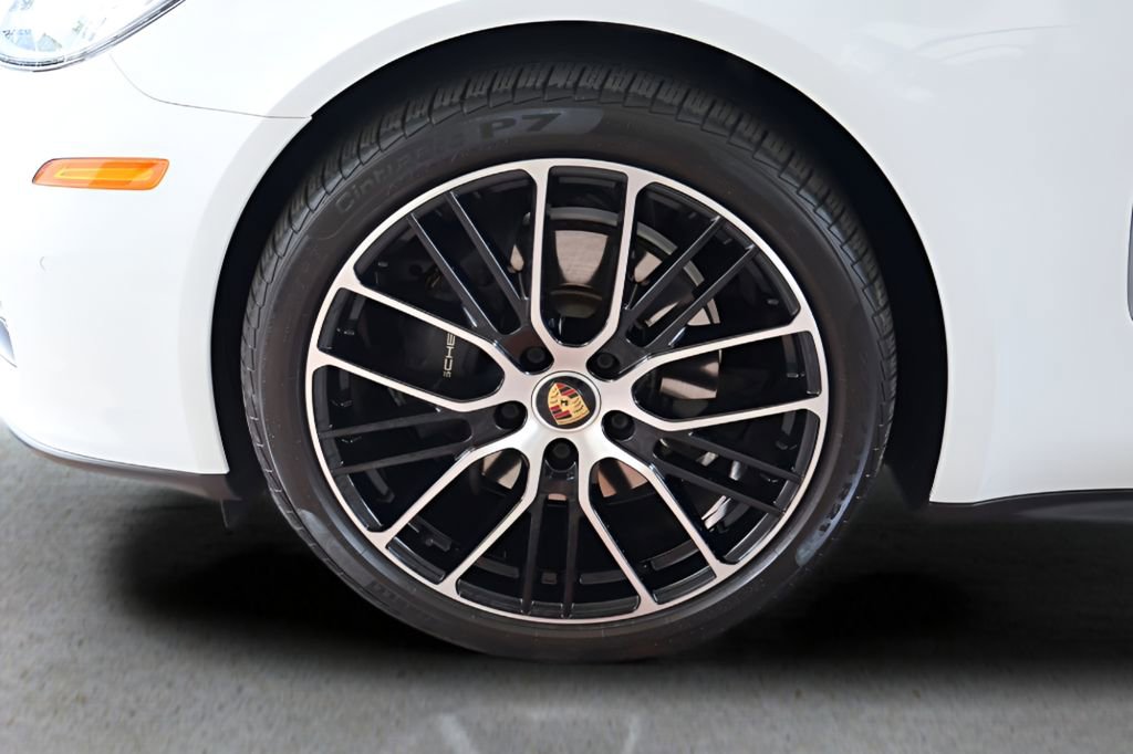 Used 2022 Porsche Panamera Platinum Edition image 29