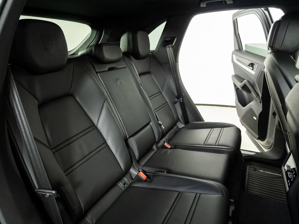 New 2026 Porsche Cayenne AWD/4WD image 22