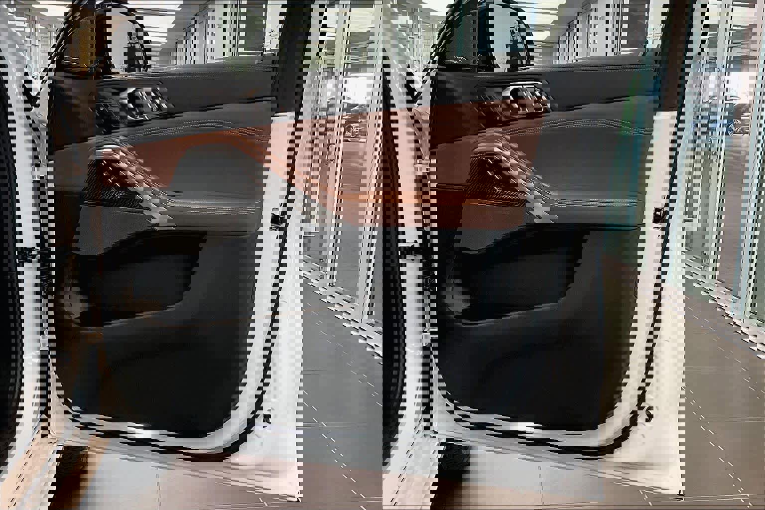 Used 2022 BMW X6 M50i w/ Executive Package image 23