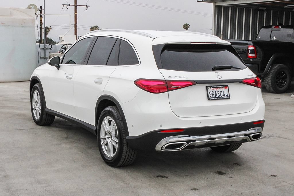 Used 2025 Mercedes-Benz GLC 300 4MATIC image 7